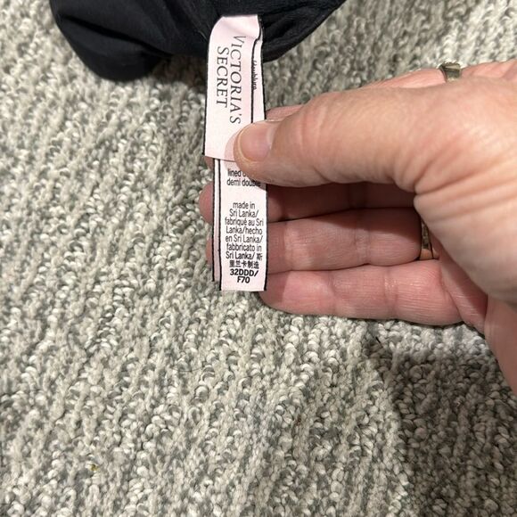 Victoria’s Secret bra - Picture 3 of 3